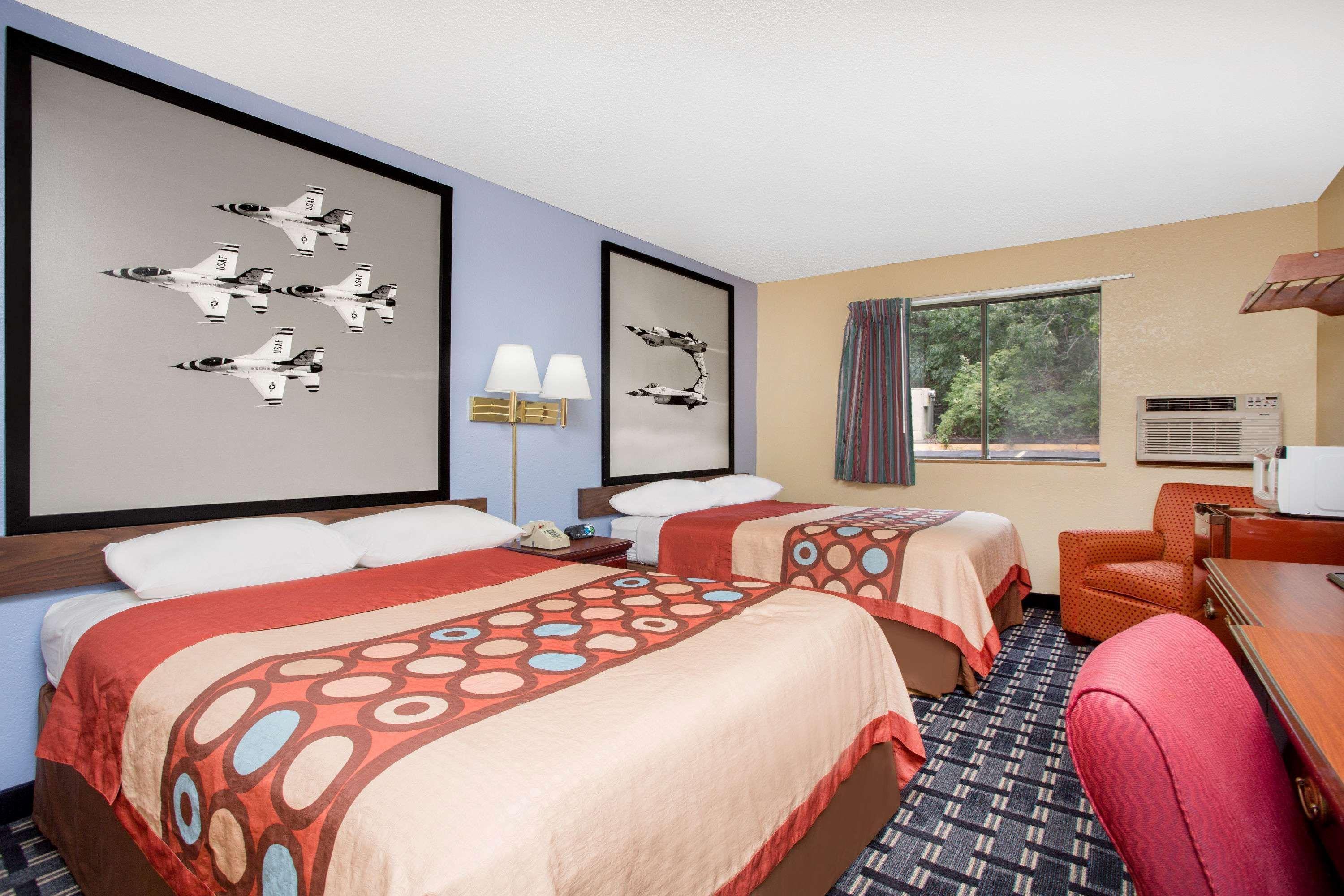 Super 8 By Wyndham Warner Robins Motel Buitenkant foto